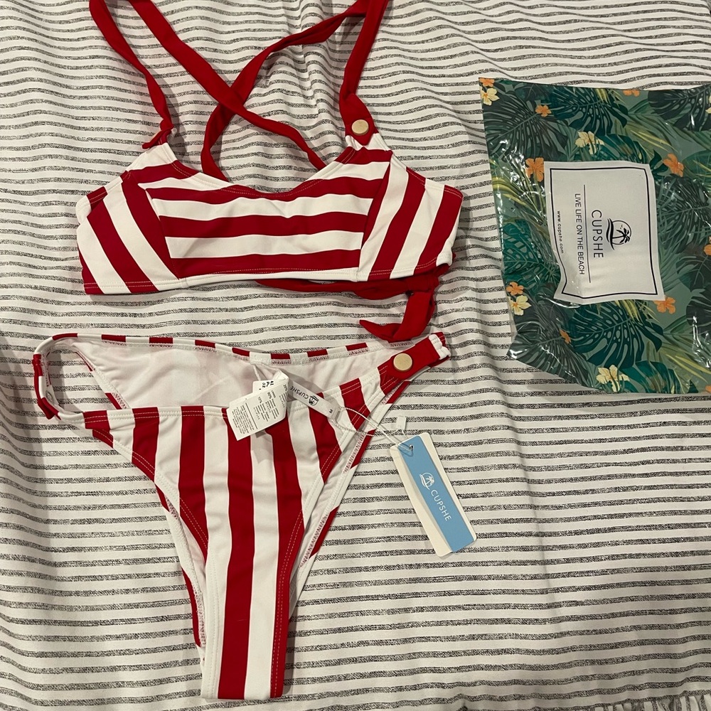 DONATED NWT Cupshe bathing suit size M